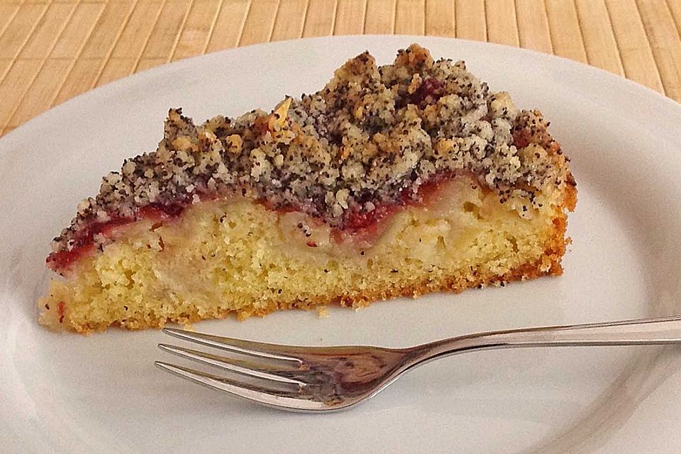 Apfel-Birnen-Kuchen mit Mohnstreusel