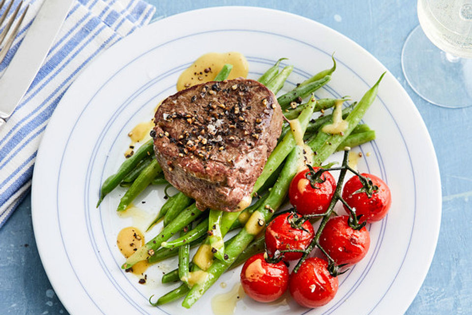 Rinderfilet und Bohnensalat an Pfeffer-Vinaigrette