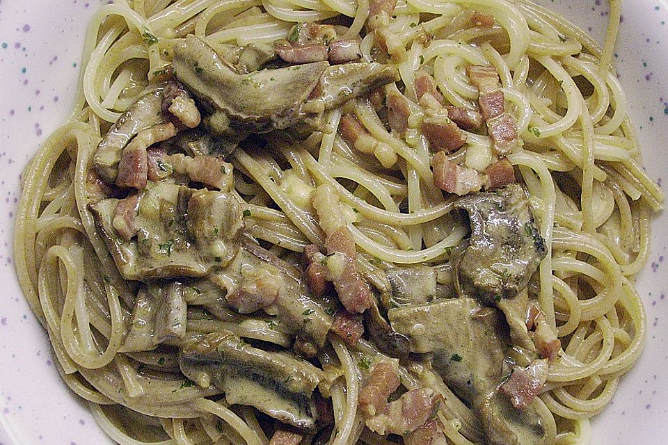 Spaghetti mit Steinpilz-Speck-Soße