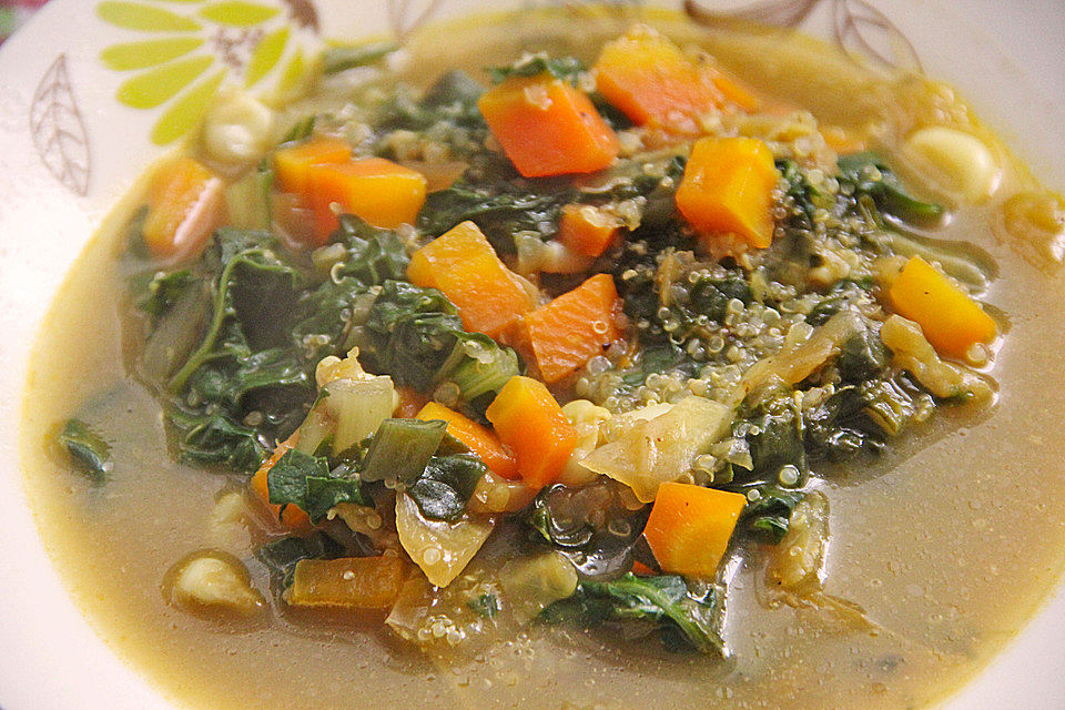 Quinoa - Karotten - Suppe mit Mangold Einlage