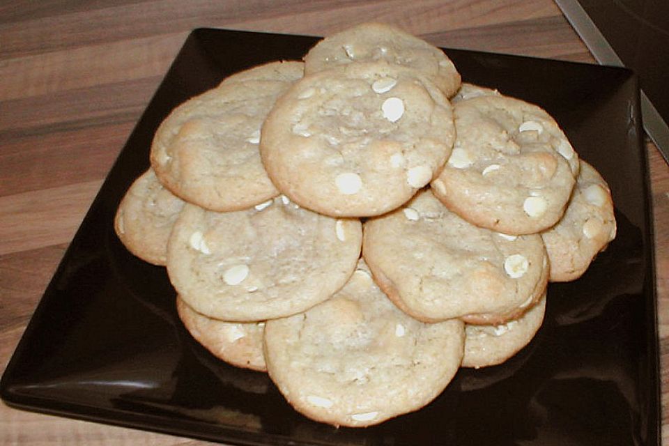 White Chocolate Macadamia Cookies