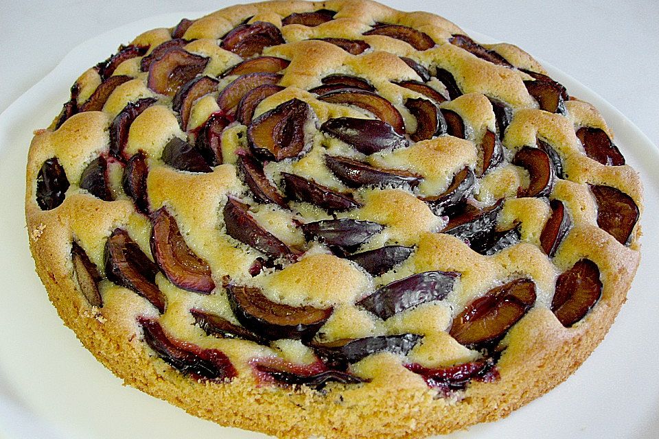 Pflaumen-Eierlikörsahne-Torte