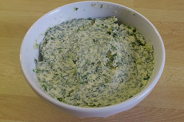 Schnelle Zitronen - Kräuterbutter von mareikaeferchen| Chefkoch