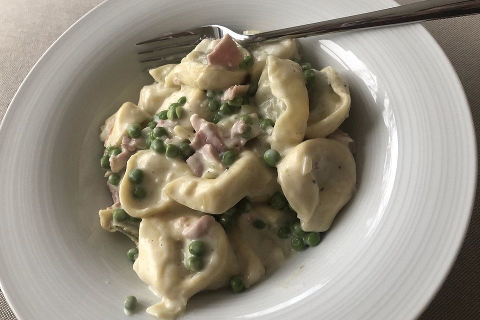 Tortellini in Schinken - Sahne - Soße