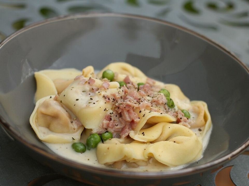 Tortellini in Schinken - Sahne - Soße von Gustl129| Chefkoch