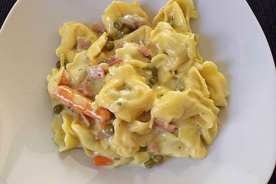 Tortellini in Schinken - Sahne - Soße