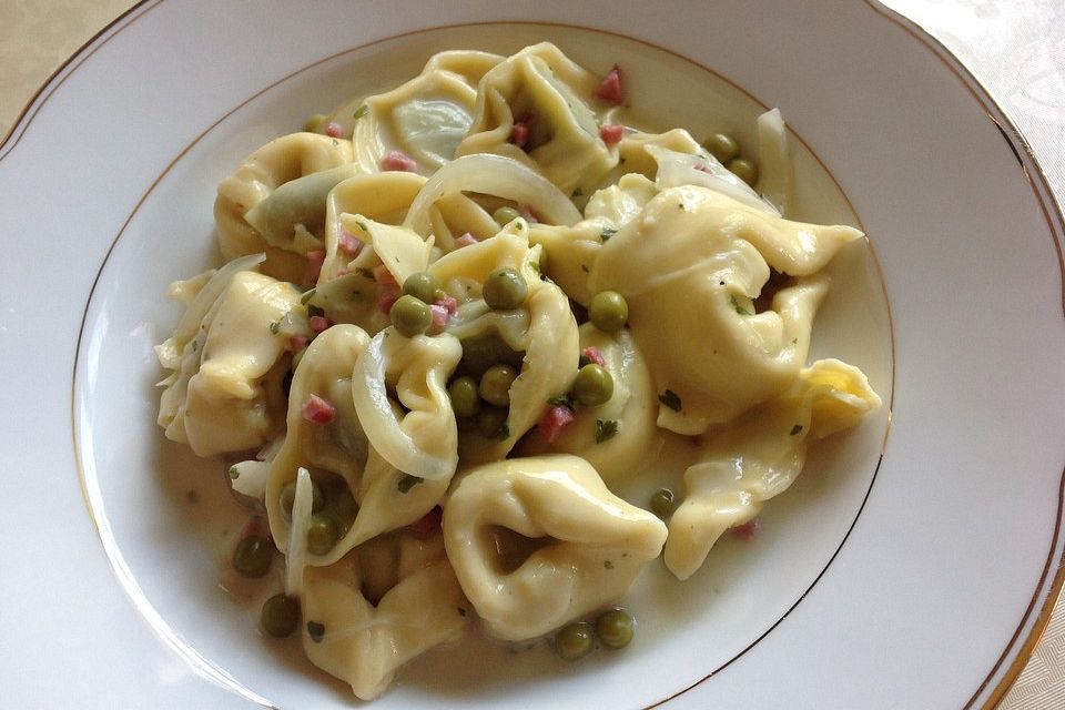 Tortellini in Schinken - Sahne - Soße