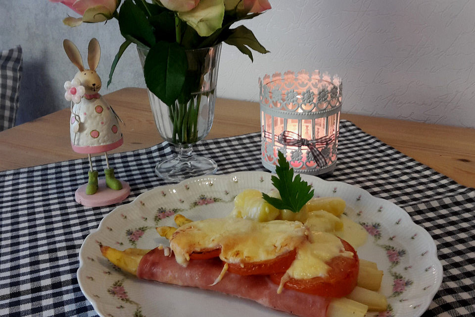 Spargel - Schinken - Röllchen mit Tomaten und Käse