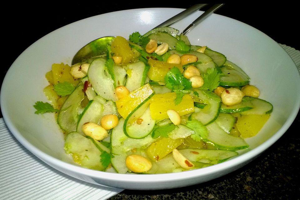 Asiatischer Ananas - Gurken - Salat