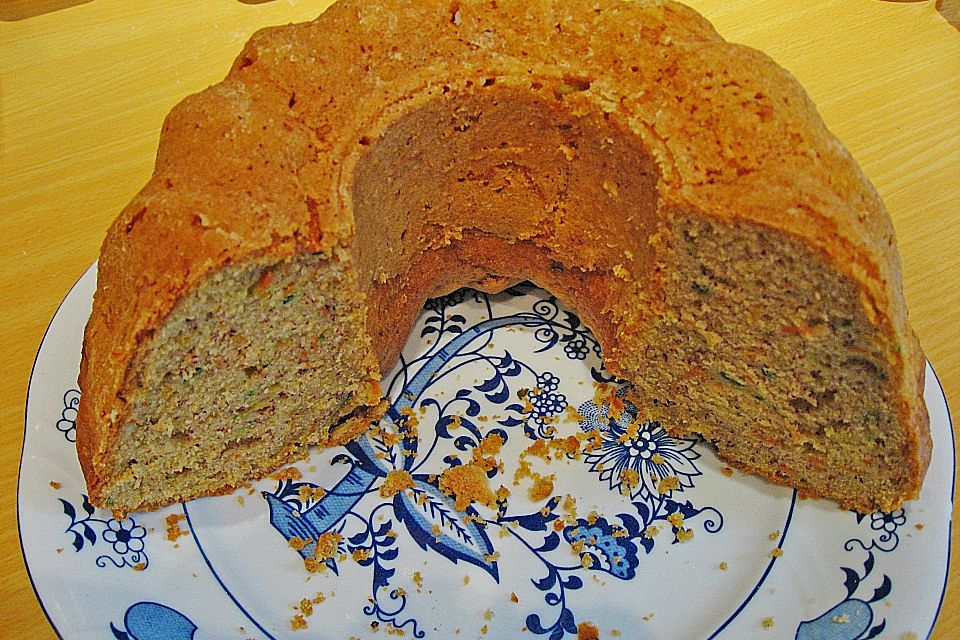 Süßer Zucchini - Möhren - Kuchen