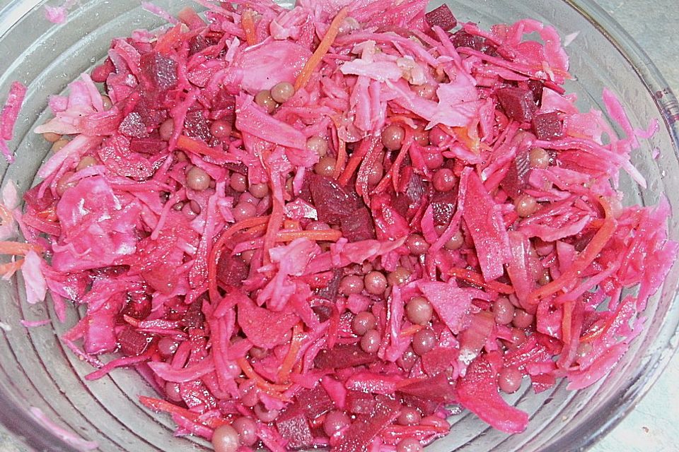 Salat mit Sauerkraut und Rote Bete