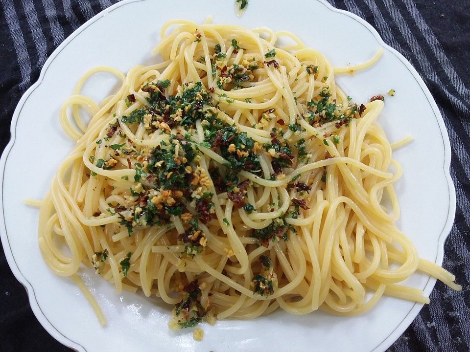 Spaghetti mit Knoblauch, Öl und Pfefferschote von Bletschi| Chefkoch