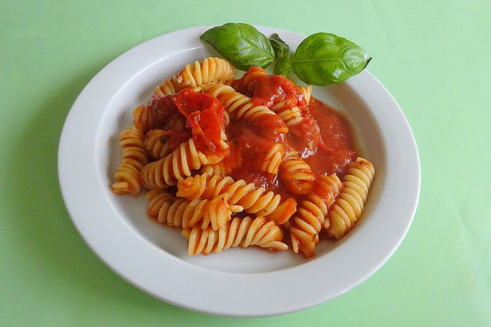 Enricos Nudeln mit Tomatensoße