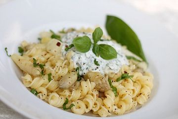 Spargelnudeln mit Crème fraîche - Sauce