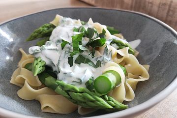 Spargelnudeln Mit Creme Fraiche Sauce Von Marie38 Chefkoch 