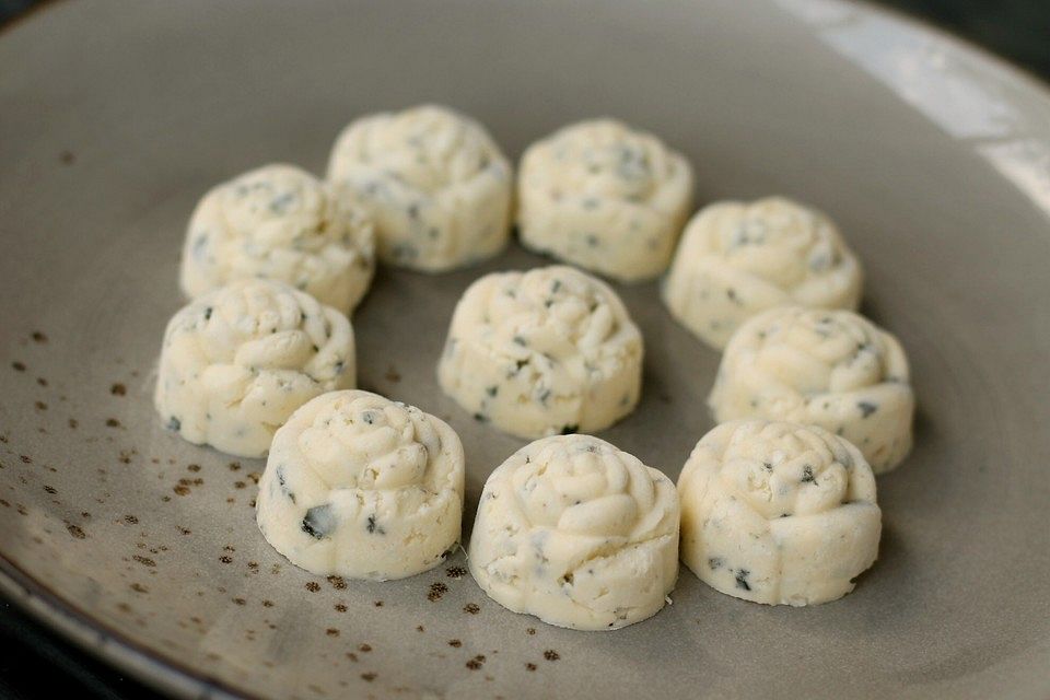 Kräuterbutter mit Feta