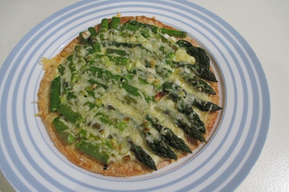 Herzhafte Spargelpizza