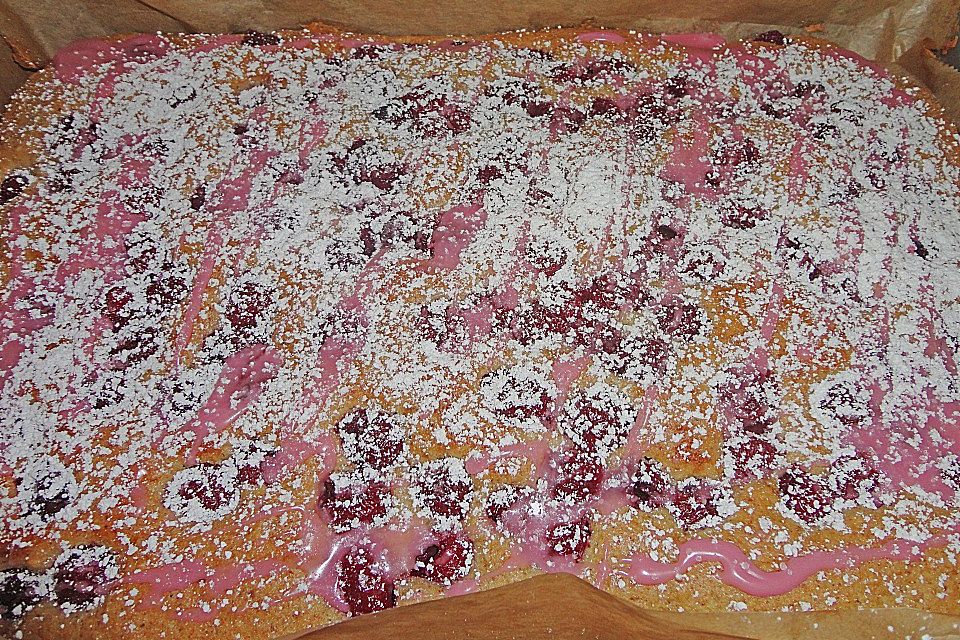 Schneller Kirsch - Nuss - Kuchen