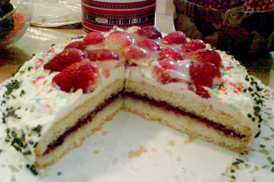 Frische Erdbeertorte