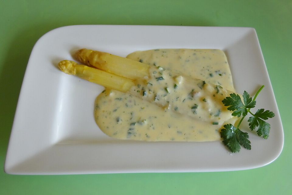 Spargel mit leichter Kräuter - Joghurt - Soße