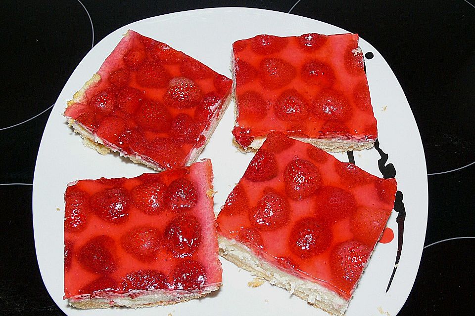 Erdbeer - Grieß - Kuchen