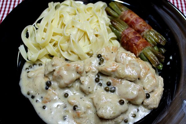 Putengeschnetzeltes in Cognac - Pfefferrahm - Sauce von abusimpl| Chefkoch Putengeschnetzeltes in Cognac - Pfefferrahm - Sauce von abusimpl| Chefkoch