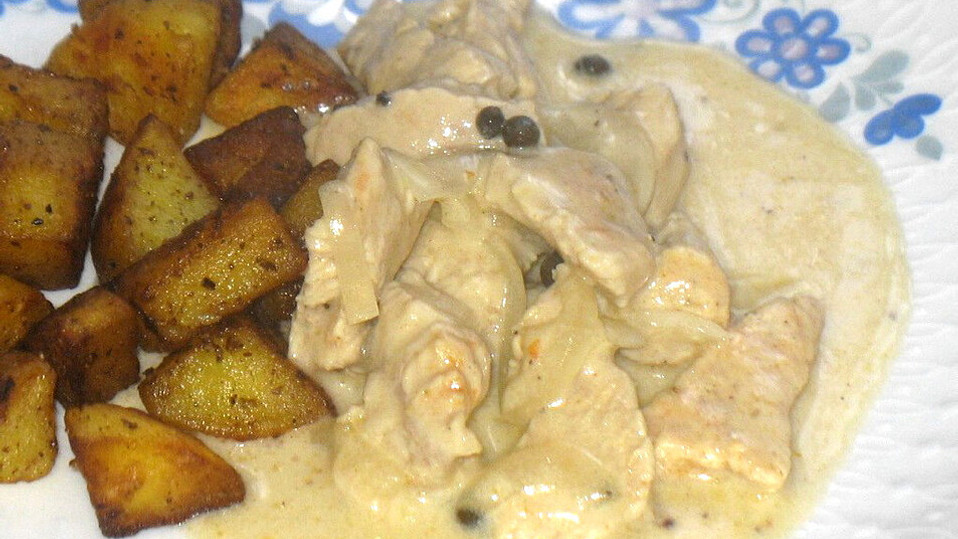 Putengeschnetzeltes in Cognac - Pfefferrahm - Sauce von abusimpl Putengeschnetzeltes in Cognac - Pfefferrahm - Sauce von abusimpl