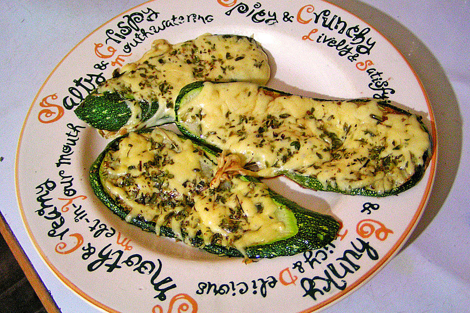 Gebratene Zucchini mit Käse