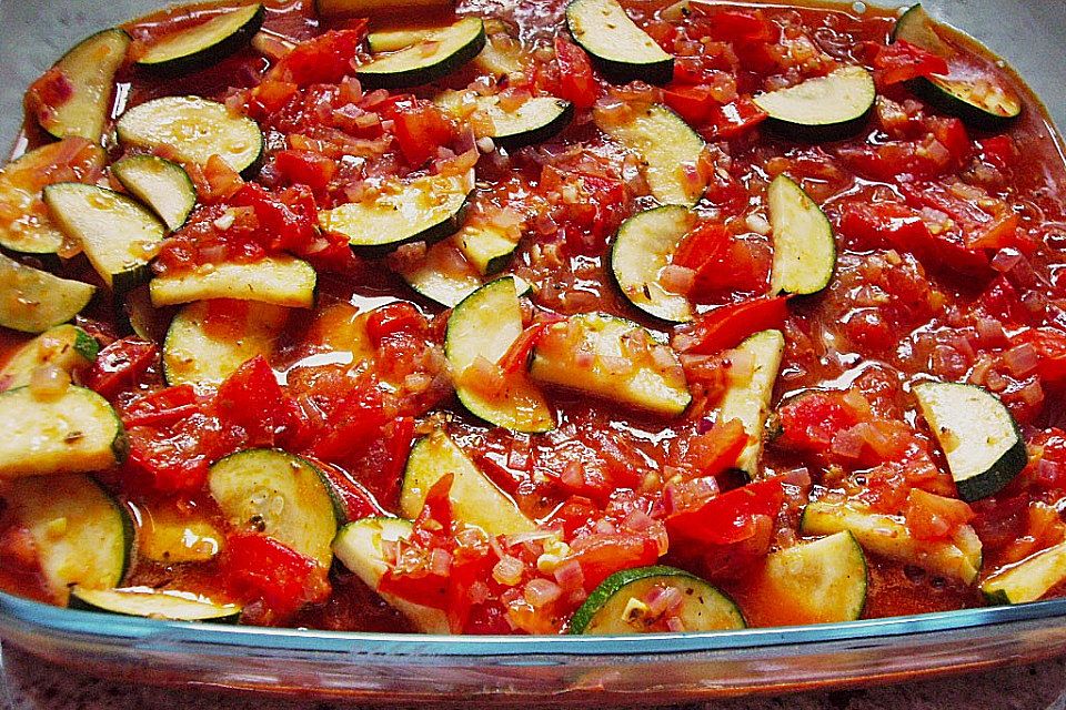 Nudelauflauf mit Tomaten - Zucchini - Soße