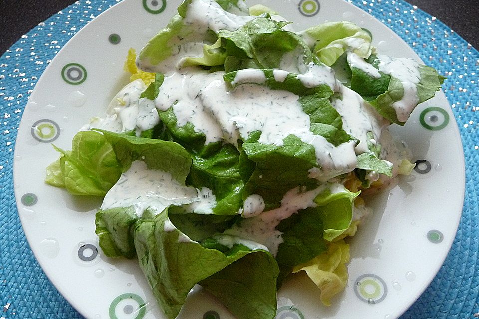 Kopfsalat mit Rahm - Dill - Sauce