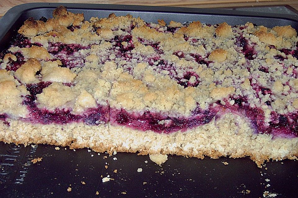 *Besonderer* Streuselkuchen mit Johannisbeeren