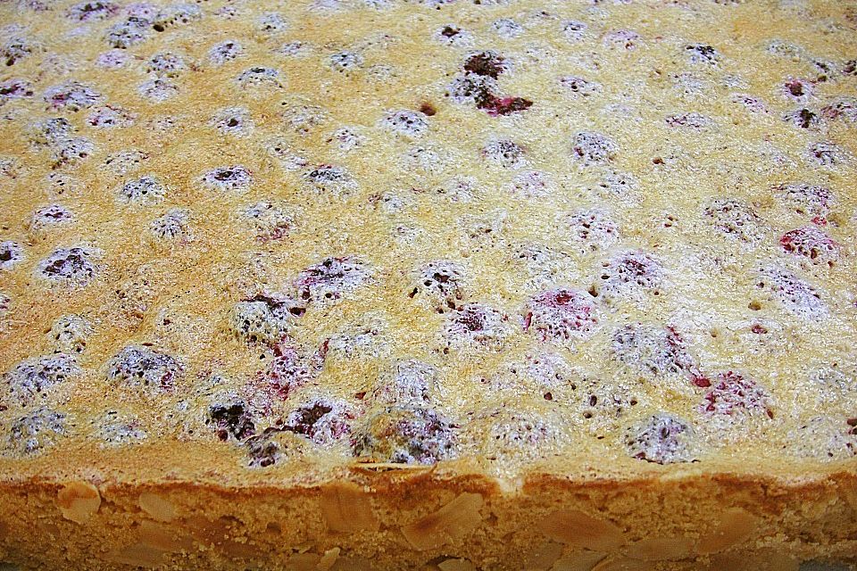 Brombeerkuchen mit Sahneguss