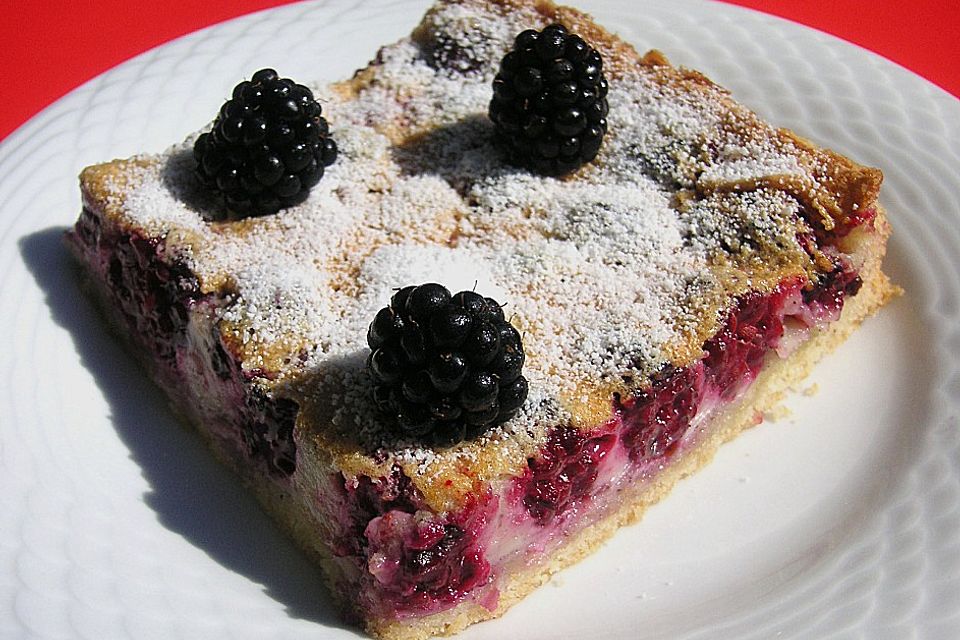 Brombeerkuchen mit Sahneguss