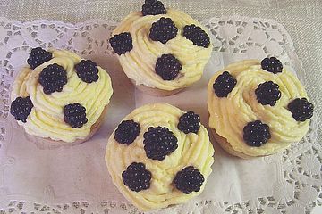 Kleine Törtchen mit Kokos - Topfen - Creme
