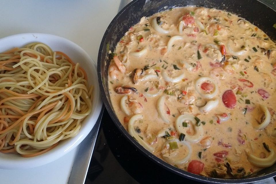 Spaghetti con frutti di mare