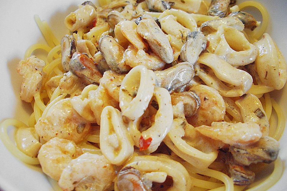 Spaghetti con frutti di mare