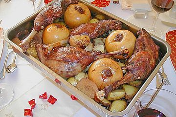 Gansekeulen Mit Zwiebeln Majoran Und Rotwein Von Zauberin Chefkoch 
