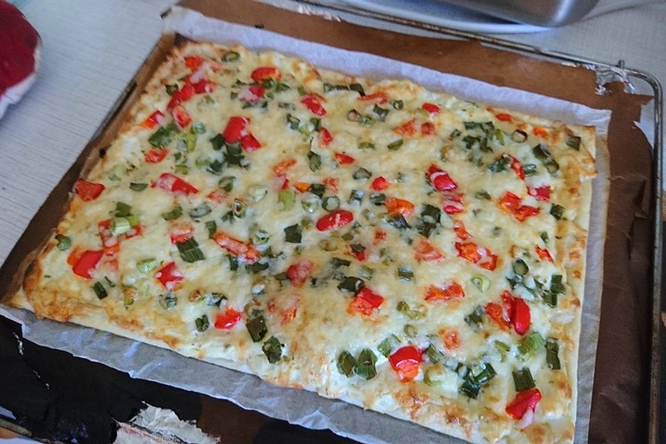 Schneller vegetarischer Flammkuchen