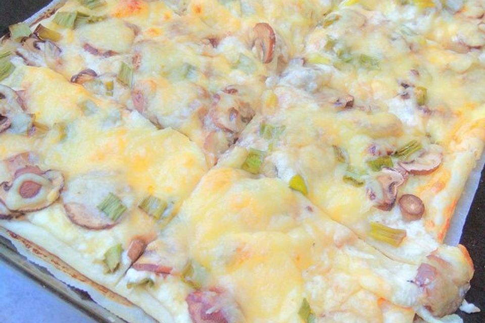 Schneller vegetarischer Flammkuchen