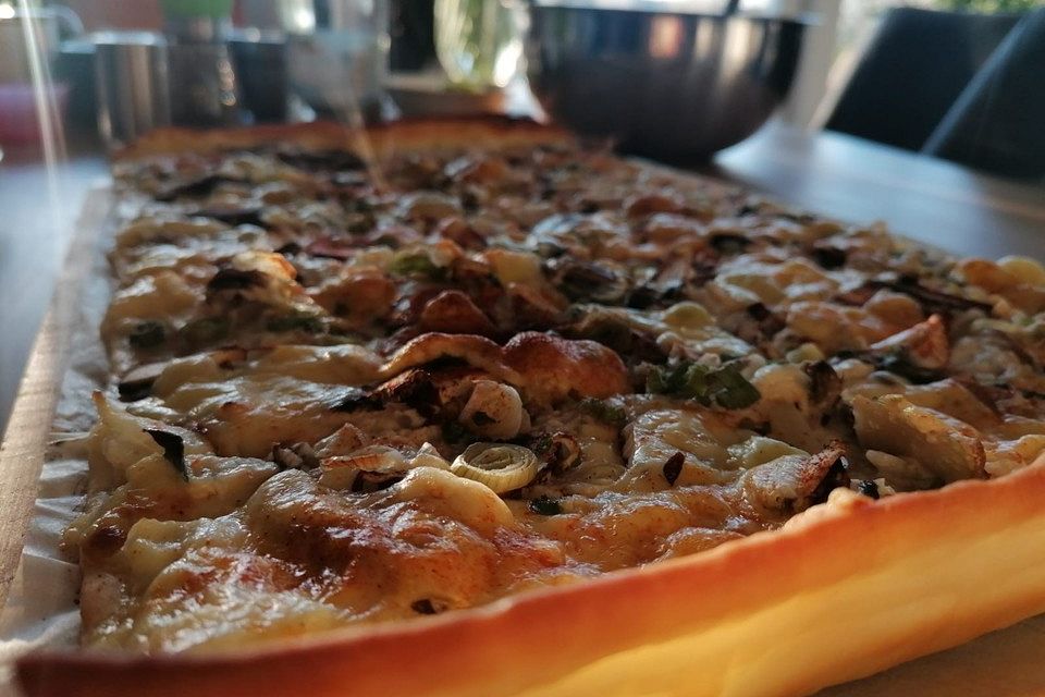 Schneller vegetarischer Flammkuchen