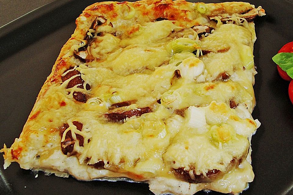 Schneller vegetarischer Flammkuchen