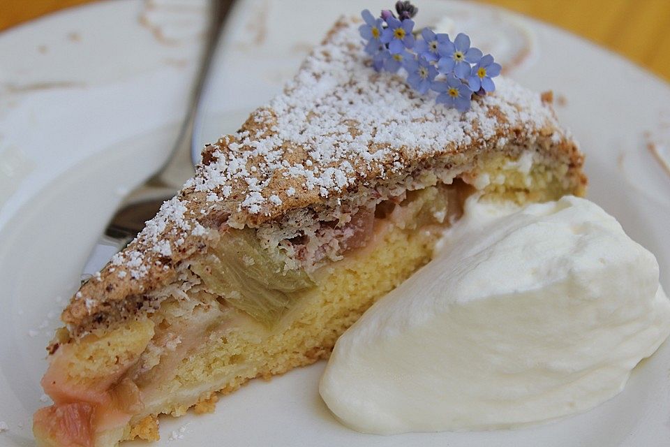 Rhabarberkuchen mit Baiserhaube