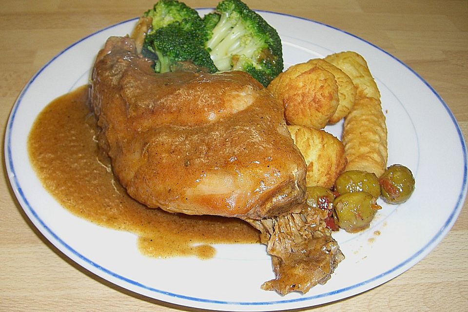 Kaninchen mit Rosmarin in Weißwein Kaninchen mit Rosmarin in Weißwein