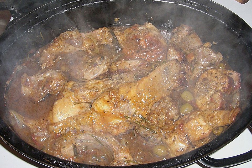 Kaninchen mit Rosmarin in Weißwein Kaninchen mit Rosmarin in Weißwein