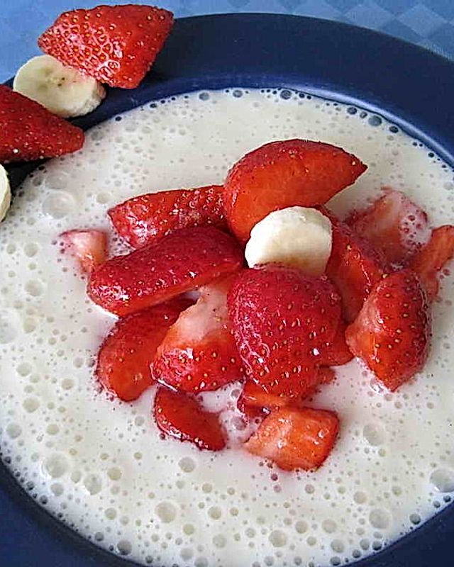 Erdbeeren in Milch