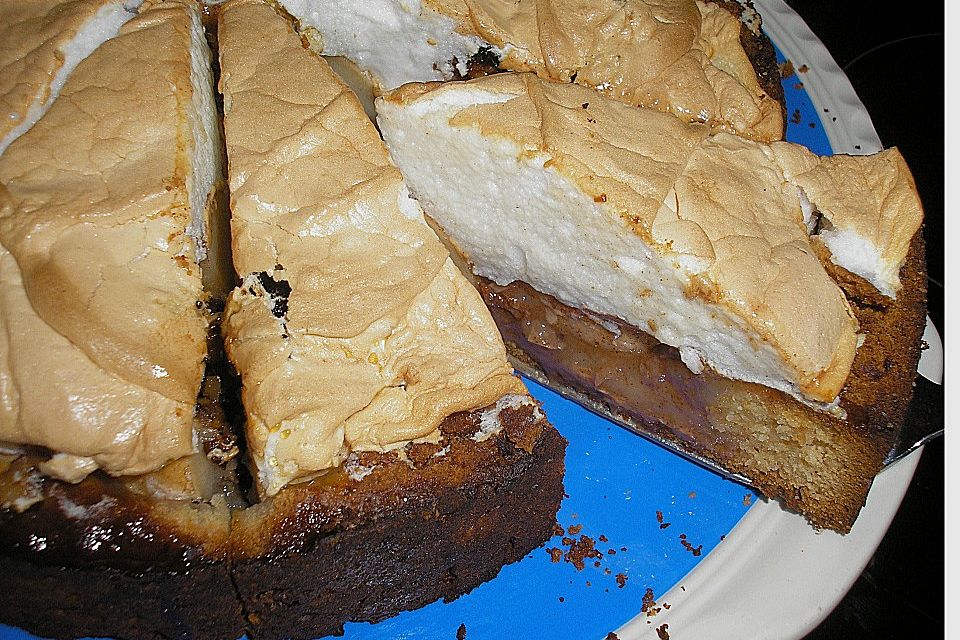 Bratapfelkuchen mit Baiserhaube