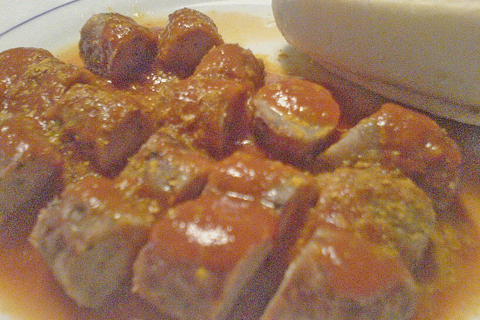 Currywurst mit Pommes