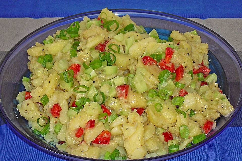 Kartoffelsalat mit Essig und Öl