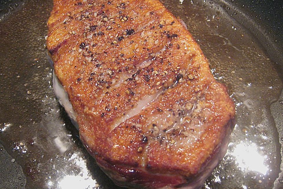 Entenbrust in Birnen - Senf - Sauce mit Flusskrebsen und Dinkel