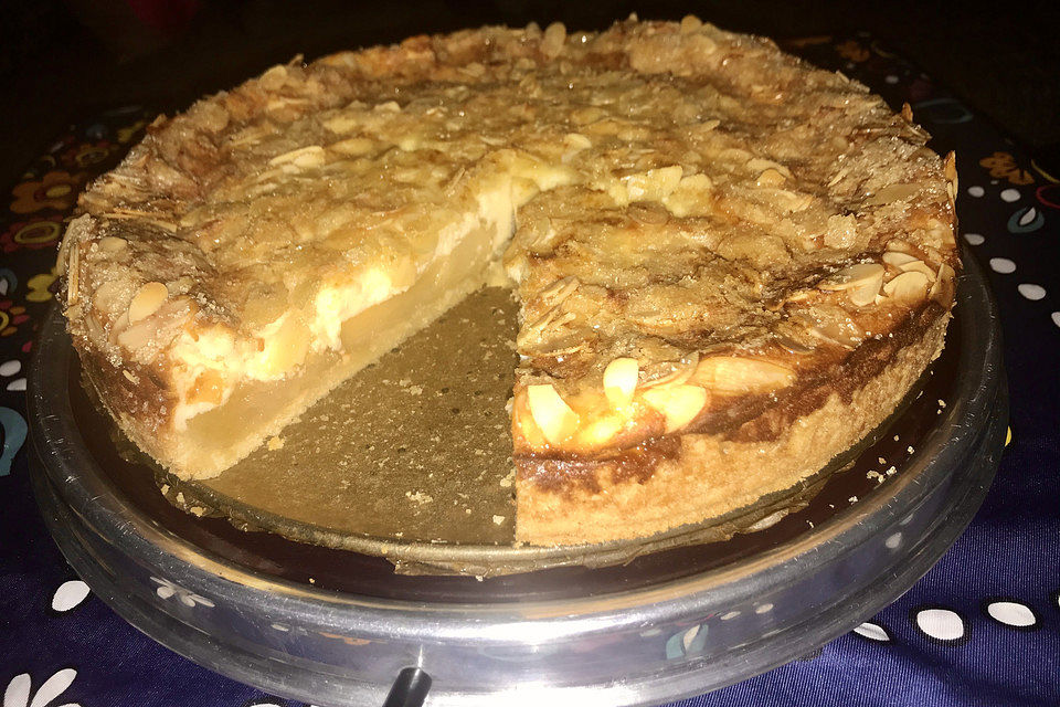 Apfel - Käsekuchen mit Mandelkruste